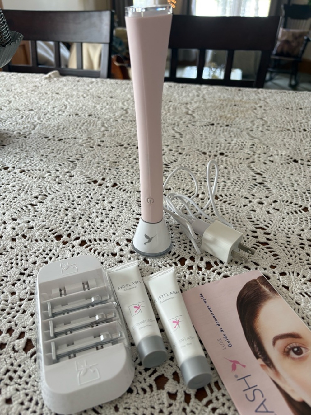 Dermaflash Luxe— Soft Pink
With extra blades pre and after lotion and manual.